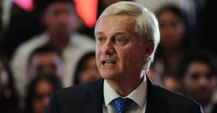 Kast critica a Chile Vamos y menciona a Bachelet: 