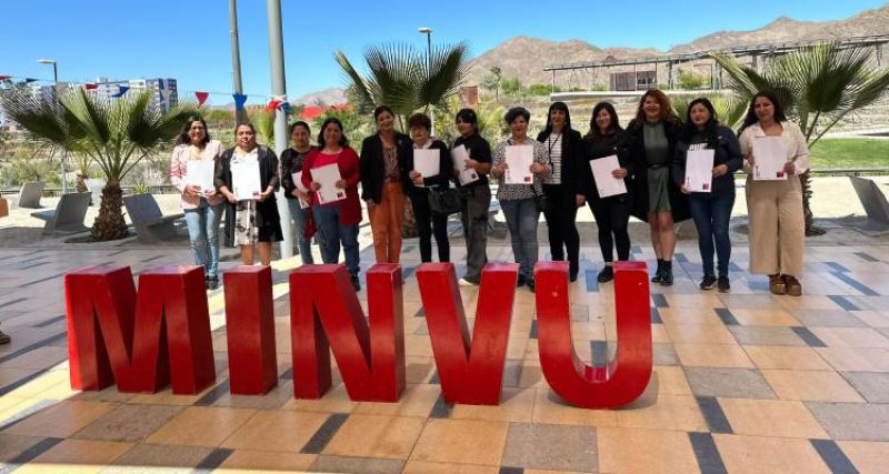 Entregan subsidios a familias del comité “Luchando por un sueño” en Copiapó