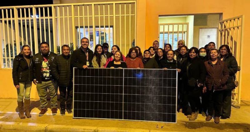 Codelco Salvador dota de energía a sedes vecinales