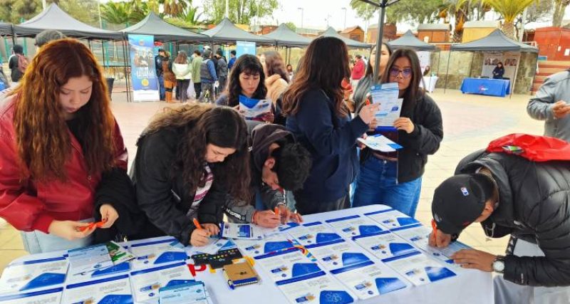 Feria Vocacional 'Descubre tu Pasión, tu Futuro' en Caldera