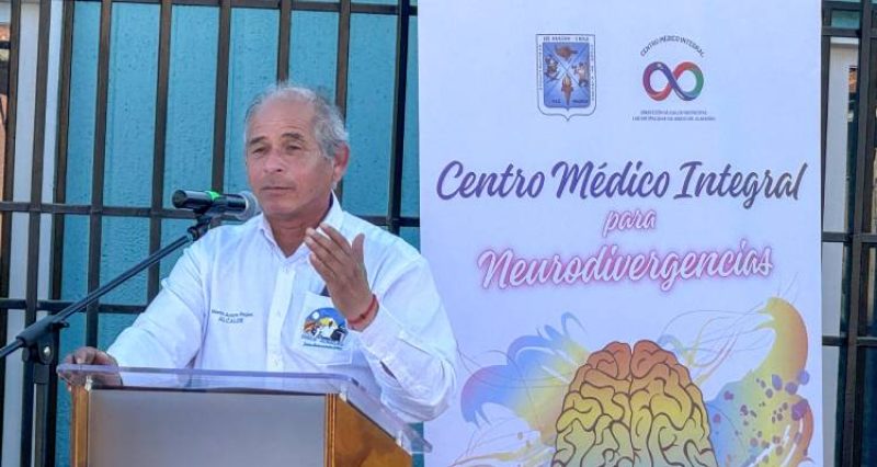 Alcalde de Diego de Almagro premiado por apoyo a la neurodivergencia