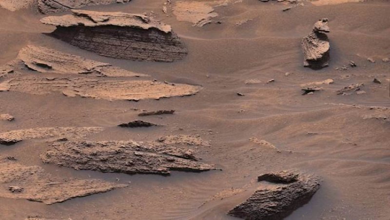 ¿Otra vez la “pareidolia”?: Rover Curiosity de la NASA encontró un ...