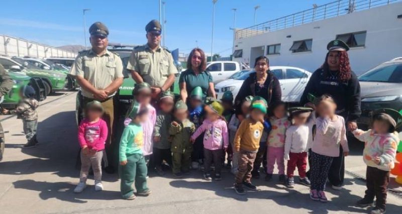 Niños de Jardín Semillitas de Plata conocen a Carabineros