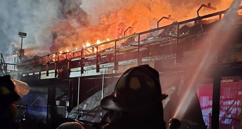 incendio-en-faena-puerto-guacolda-cmp-r5cuxm60x4aoose1zkx7aj23nkqfm15vh8ju3xqego.jpg